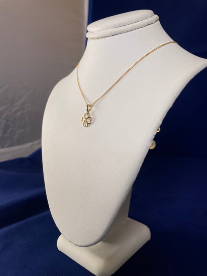 9ct Yellow Gold Clover Pendant with Diamond Chip