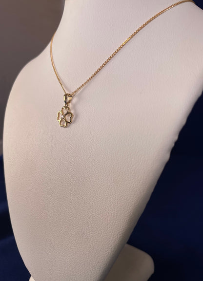 9ct Yellow Gold Clover Pendant with Diamond Chip