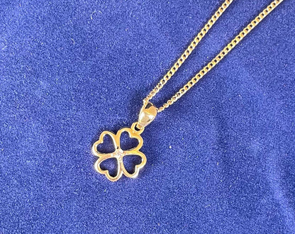 9ct Yellow Gold Clover Pendant with Diamond Chip