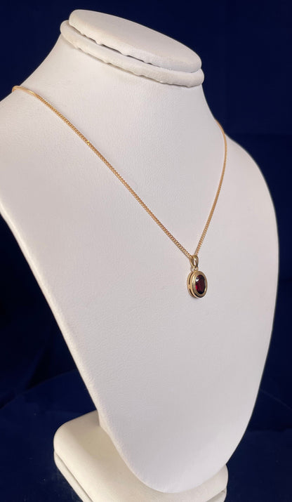 9ct Yellow Gold Oval Garnet Pendant Necklace