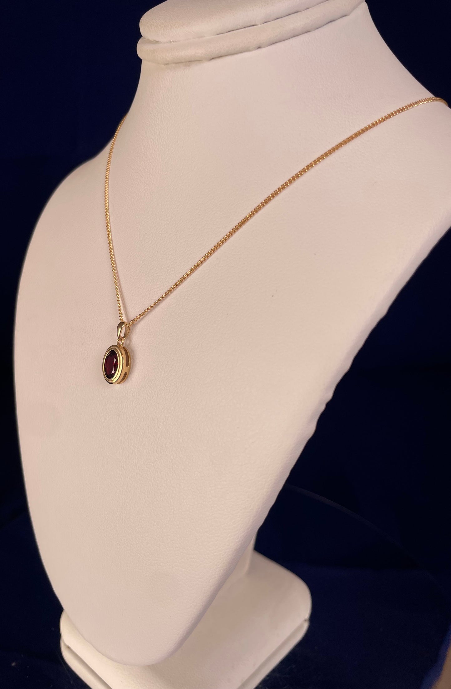 9ct Yellow Gold Oval Garnet Pendant Necklace
