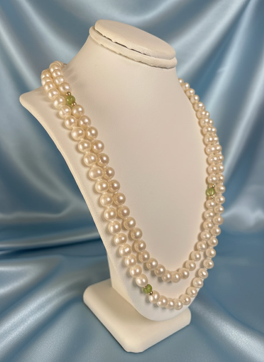 Single Row of Freshwater Cultured Pearls with Peridot & Gold Beads Necklace