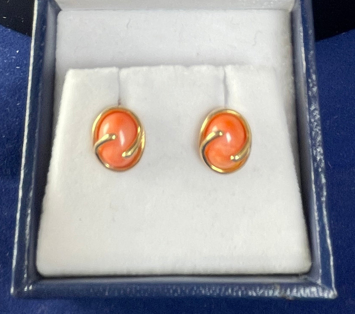 9ct Yellow Gold Oval Cabochon Coral Stud Earring