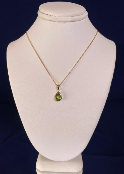 9ct Yellow Gold Pear Shape Peridot Pendant Necklace