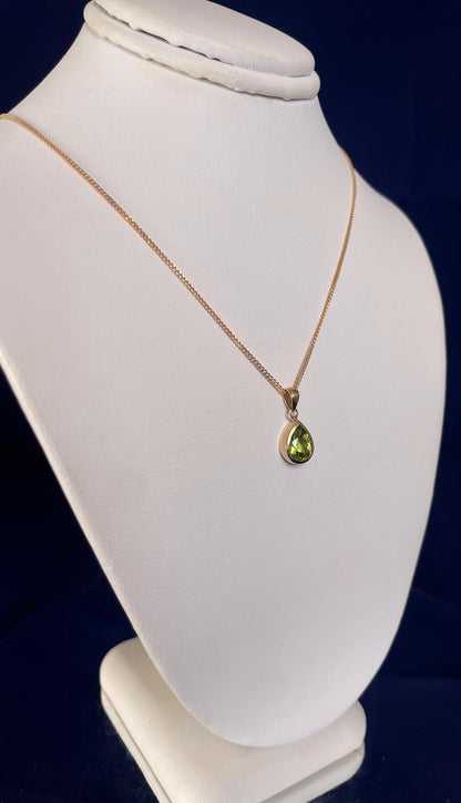 9ct Yellow Gold Pear Shape Peridot Pendant Necklace