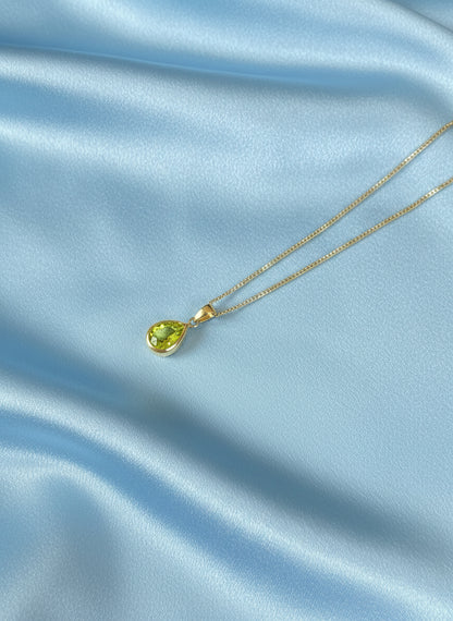 9ct Yellow Gold Pear Shape Peridot Pendant Necklace
